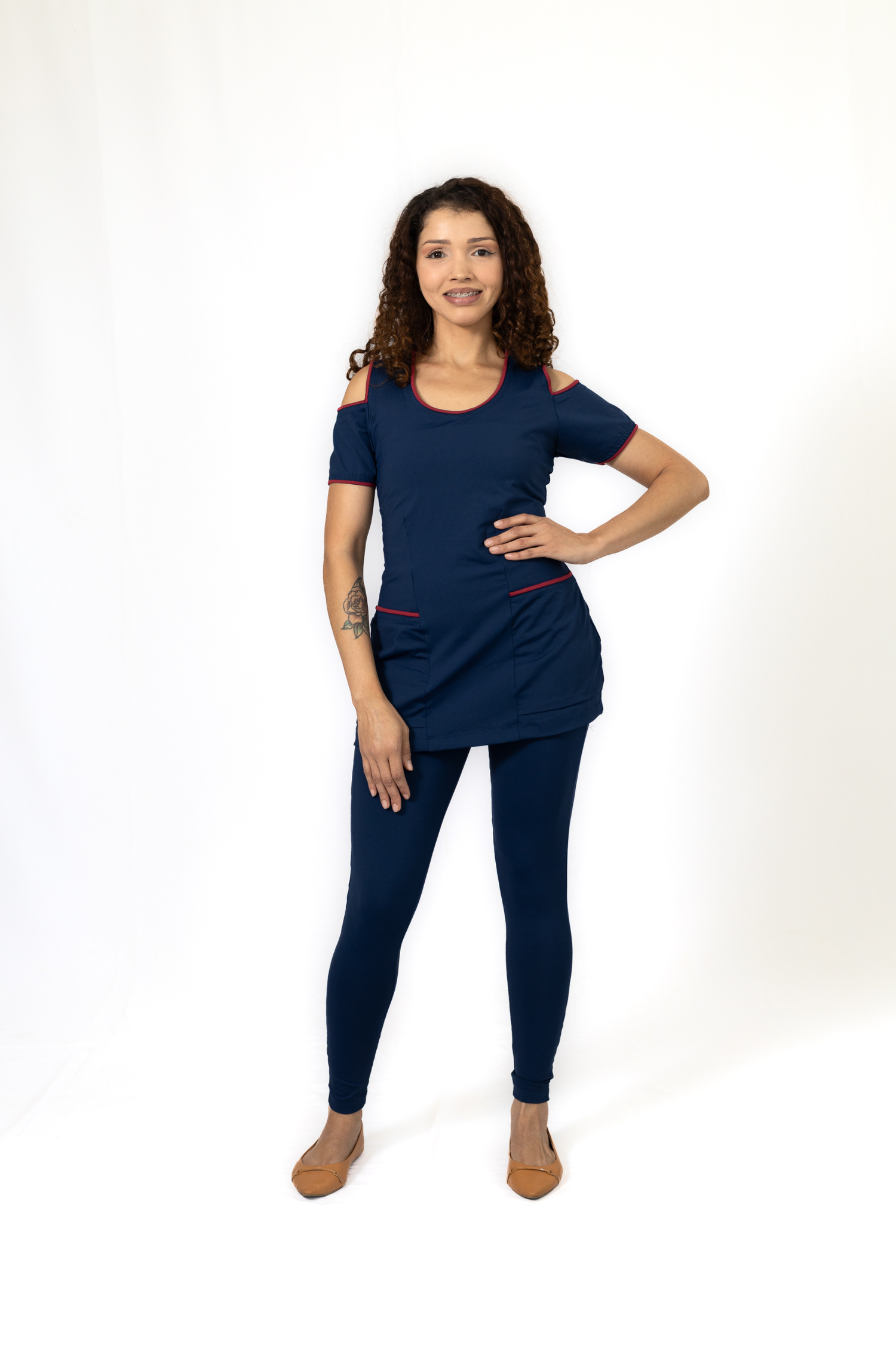 scrub-feminino-ombro-vazado-marinho (2)