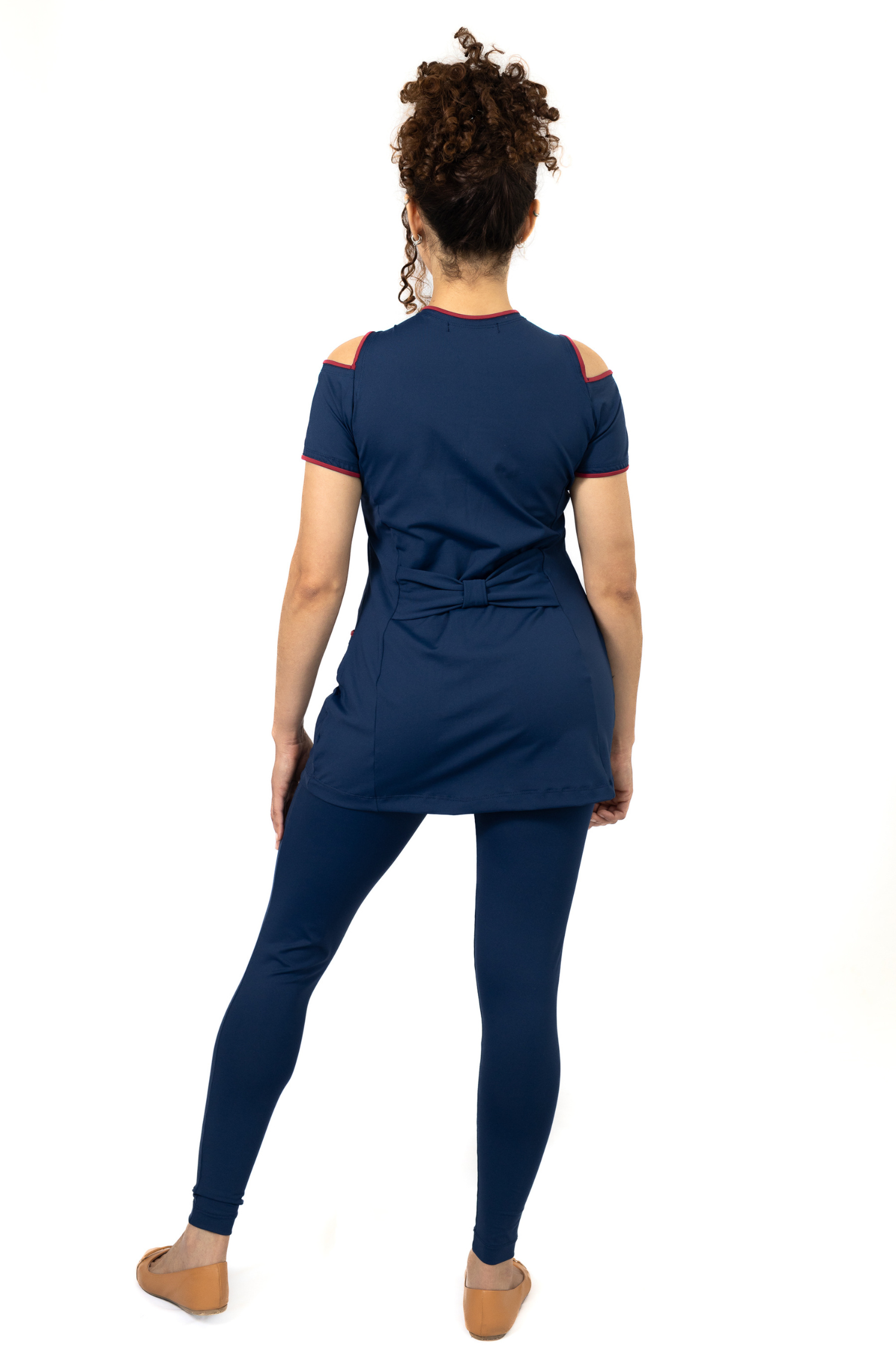 scrub-feminino-ombro-vazado-marinho (3)